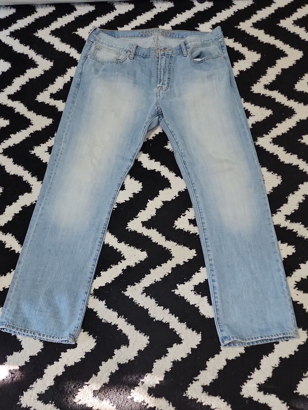 American Eagle Outfitters Light Wash Straight Jeans 36/32